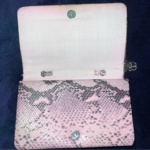 Missguided Faux Snake Print Bag - Picture 4 of 9